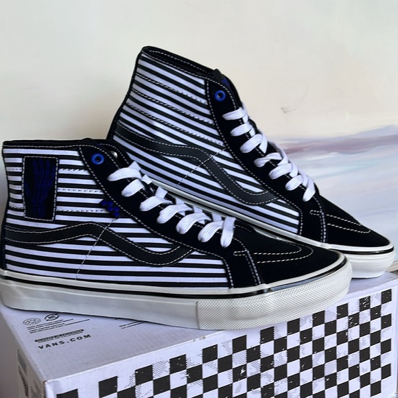 Vans Men’s Skate Sk8-Hi D
Breana Geering Black/White
VN0A5KYBBA2
Sneakers - Picture 5 of 16